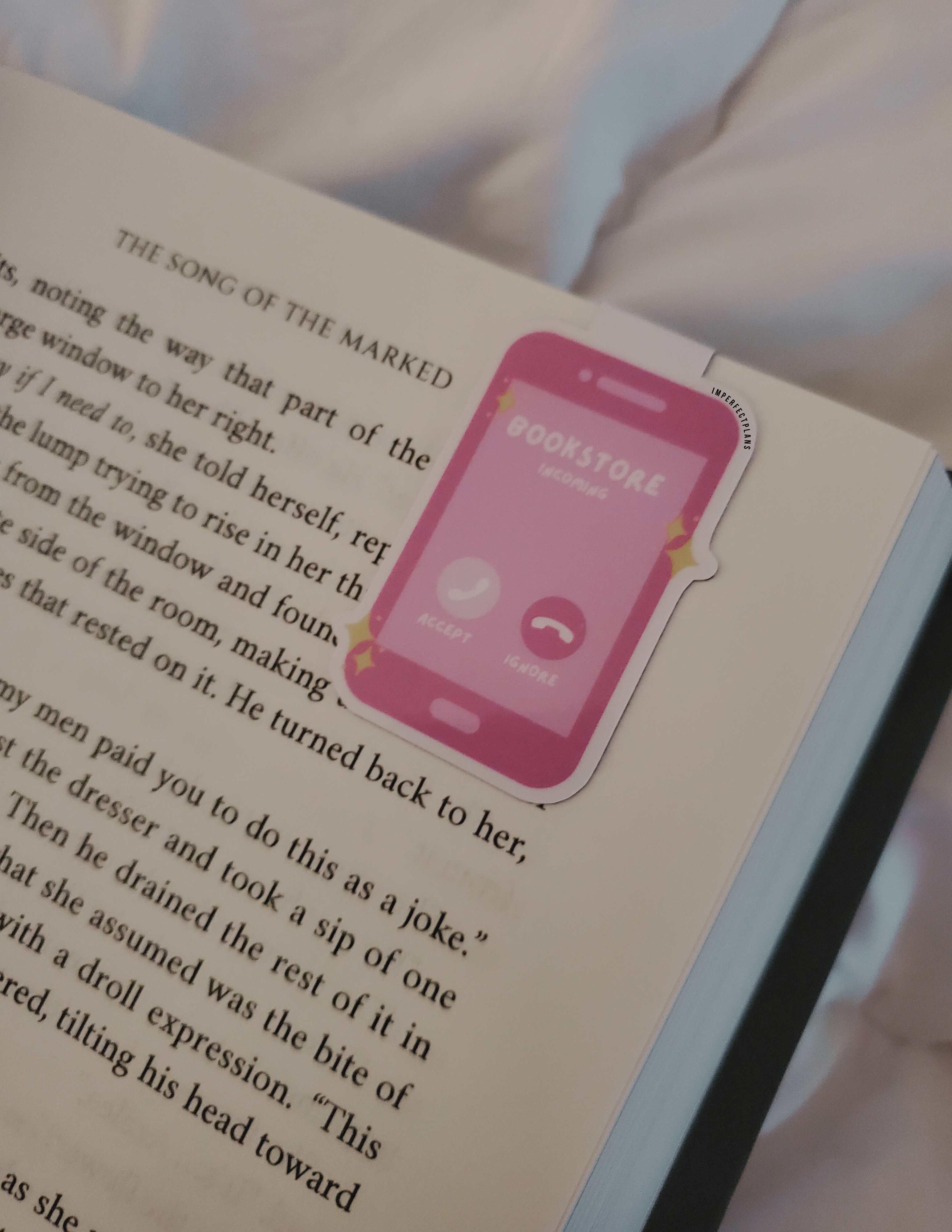 Bookstore calling Magnetic bookmark